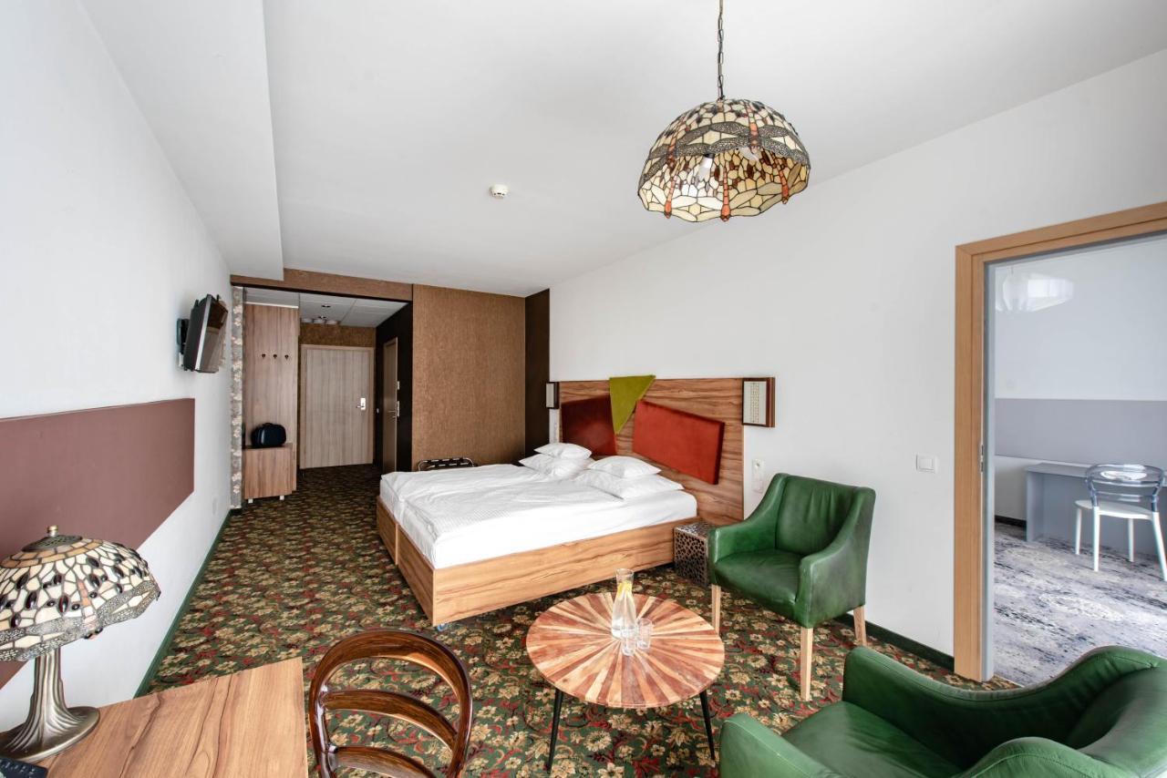 וייליצקה Hotel Lenart מראה חיצוני תמונה